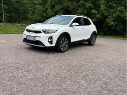 Vit Begagnad 2020 Kia Stonic Advance SUV | 179 000 kr (Marknadspris)