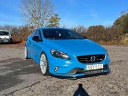 Blå Begagnad 2013 Volvo V40 R-Design Kombi | 109 500 kr (Marknadspris)