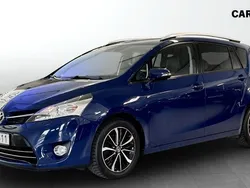 Mörkblå (blue) Begagnad 2017 Toyota Verso Minibuss | 144 900 kr (Marknadspris)