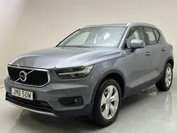 Grå Begagnad 2020 Volvo XC40 Momentum SUV | 268 800 kr (Marknadspris)