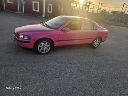 Röd Begagnad 2002 Volvo S60 Business Edition Sedan | 29 000 kr (Dyr)