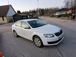 Vit Begagnad 2016 Skoda Octavia Halvkombi | 99 000 kr