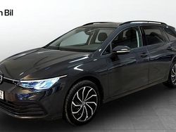 Grå Begagnad 2021 VW Golf VIII Kombi | 254 900 kr (Marknadspris)