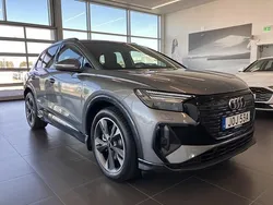 Grå (taifungrau metallic) Begagnad 2025 Audi Q4 e-tron S-Line SUV | 649 000 kr