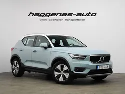 Ljusblå Begagnad 2018 Volvo XC40 Momentum SUV | 269 000 kr (Marknadspris)