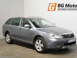 Mörkgrå Begagnad 2012 Skoda Octavia Scout Kombi | 79 900 kr (Lite dyr)
