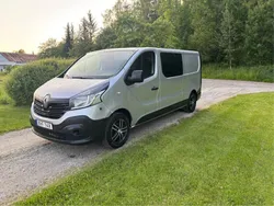 Grå Begagnad 2015 Renault Trafic Van | 96 000 kr