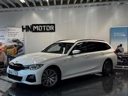 Vit Begagnad 2021 BMW 330e M Sport Kombi | 344 900 kr (Marknadspris)