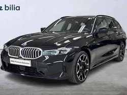 Svart Begagnad 2025 BMW 330e Shadowline Kombi | 549 900 kr