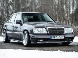 Grå Begagnad 1993 Mercedes E320 AMG Sedan | 170 000 kr