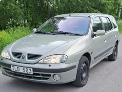 Grön Begagnad 2002 Renault Mégane GrandTour Authentique Kombi | 18 000 kr (Marknadspris)