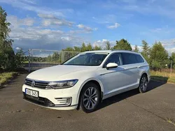 Vit Begagnad 2017 VW Passat GTE Kombi | 139 000 kr (Marknadspris)