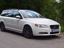 Vit Begagnad 2009 Volvo V70 Momentum Kombi | 69 900 kr (Lite dyr)