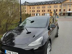 Svart Begagnad 2023 Tesla Model Y Long Range AWD SUV | 420 000 kr