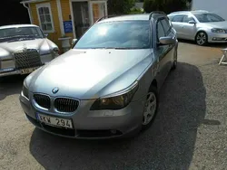 Ljusgrå Begagnad 2005 BMW 523 Kombi | 52 900 kr (Marknadspris)