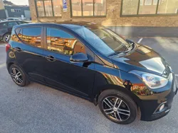 Svart Begagnad 2016 Hyundai i10 Blackline Halvkombi | 55 000 kr (Marknadspris)
