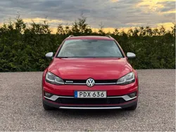 Röd Begagnad 2018 VW Golf Alltrack Kombi | 165 000 kr (Superpris)