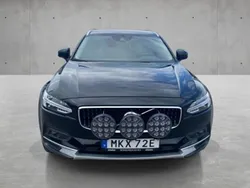 Svart Begagnad 2021 Volvo V90 CC SE Kombi | 318 000 kr (Marknadspris)