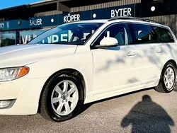 Vit Begagnad 2014 Volvo V70 Momentum Kombi | 129 900 kr (Marknadspris)