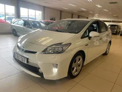 Vit Begagnad 2015 Toyota Prius Plug-in Hybrid Halvkombi | 102 000 kr (Bra pris)