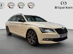 Vit Begagnad 2017 Skoda Superb Kombi | 249 990 kr (Marknadspris)