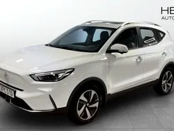Vit (white) Begagnad 2022 MG ZS Luxury Sedan | 244 900 kr (Superpris)
