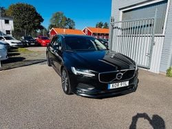Svart Begagnad 2020 Volvo V90 Momentum Kombi | 269 900 kr (Bra pris)