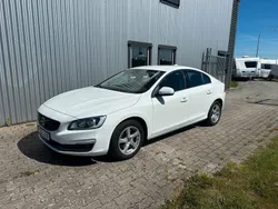 Vit Begagnad 2018 Volvo S60 Standard Sedan | 139 000 kr (Bra pris)