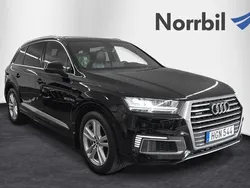 Svart Begagnad 2016 Audi Q7 Advanced SUV | 394 900 kr