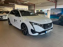 Vit Begagnad 2024 Peugeot 308 GT Kombi | 329 900 kr (Marknadspris)