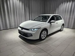 Vit Begagnad 2025 VW Golf VIII Life Halvkombi | 299 900 kr (Bra pris)
