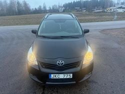 Svart Begagnad 2010 Toyota Verso Minibuss | 52 500 kr (Marknadspris)