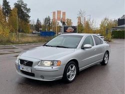 Grå Begagnad 2008 Volvo S60 Momentum Sedan | 45 000 kr (Marknadspris)