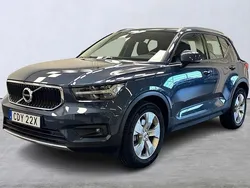 Mörkblå Begagnad 2020 Volvo XC40 Momentum SUV | 349 900 kr (Marknadspris)
