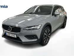 Grå Begagnad 2024 Volvo V60 CC Plus Kombi | 479 000 kr (Marknadspris)