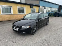 Svart Begagnad 2012 Volvo V50 Momentum Kombi | 43 900 kr (Marknadspris)