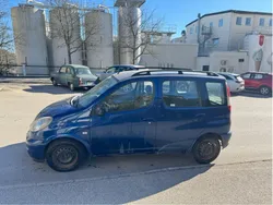 Blå Begagnad 2000 Toyota Yaris Verso Minibuss | 19 500 kr (Bra pris)