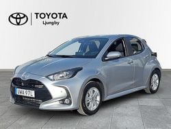 Silver Begagnad 2024 Toyota Yaris Hybrid Active Halvkombi | 254 000 kr (Marknadspris)
