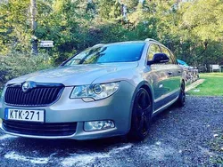 Brun Begagnad 2011 Skoda Superb Elegance Kombi | 79 000 kr (Marknadspris)
