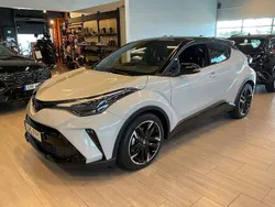 Grå Begagnad 2023 Toyota C-HR Sport SUV | 348 000 kr