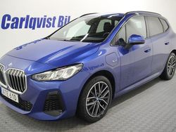Portimao blå metallic Begagnad 2023 BMW 225 M Sport Kombi | 369 000 kr