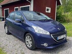 Blå Begagnad 2012 Peugeot 208 Halvkombi | 43 900 kr (Marknadspris)