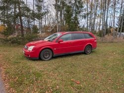 Röd Begagnad 2005 Opel Vectra Kombi | 10 000 kr