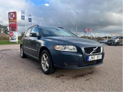 Blå Begagnad 2009 Volvo V50 Kinetic Kombi | 29 990 kr (Marknadspris)