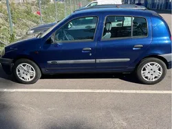 Blå Begagnad 2001 Renault Clio II Halvkombi | 30 000 kr (Lite dyr)