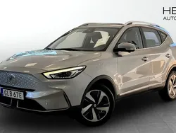 Grå (silver) Begagnad 2022 MG ZS Luxury Sedan | 244 900 kr (Superpris)