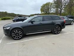 Grå Begagnad 2020 Volvo V90 CC Kombi | 395 000 kr (Lite dyr)
