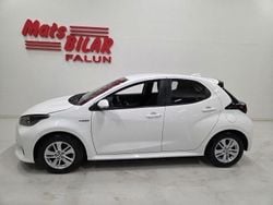 Vit Begagnad 2021 Toyota Yaris Active Halvkombi | 189 900 kr