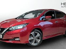 Röd Begagnad 2021 Nissan Leaf N-Connecta Halvkombi | 169 900 kr (Bra pris)