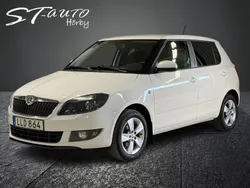 Vit Begagnad 2014 Skoda Fabia Ambiente Halvkombi | 69 900 kr (Marknadspris)